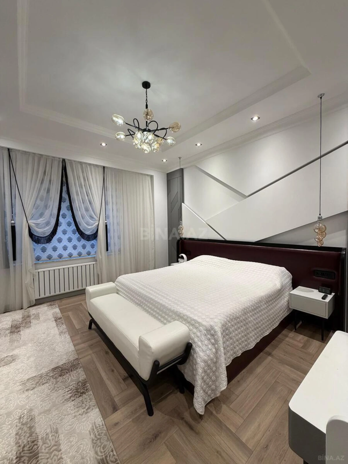 Satılır 4 otaqlı mənzil 132 m²