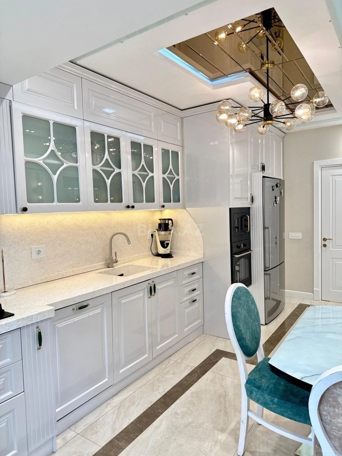 Satılır 4 otaqlı mənzil 155 m²