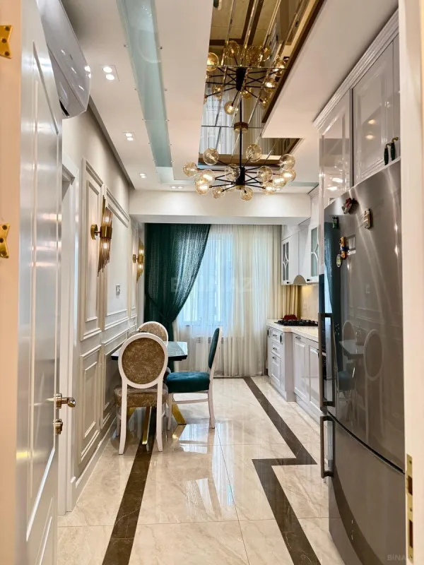 Satılır 4 otaqlı mənzil 155 m²