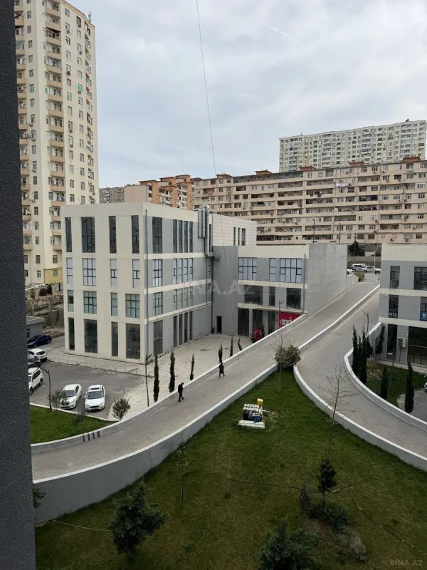 Satılır 4 otaqlı mənzil 155 m²