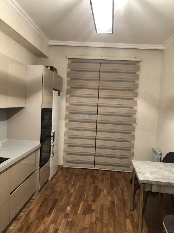 Satılır 3 otaqlı mənzil 121.4 m²