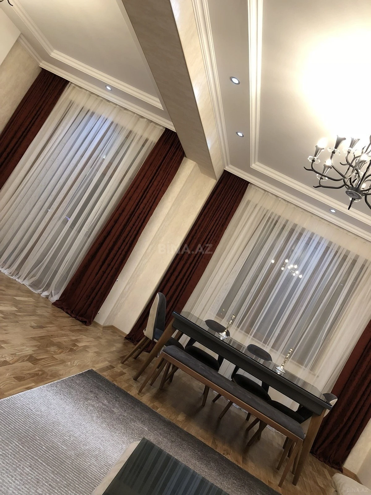 Satılır 3 otaqlı mənzil 121.4 m²