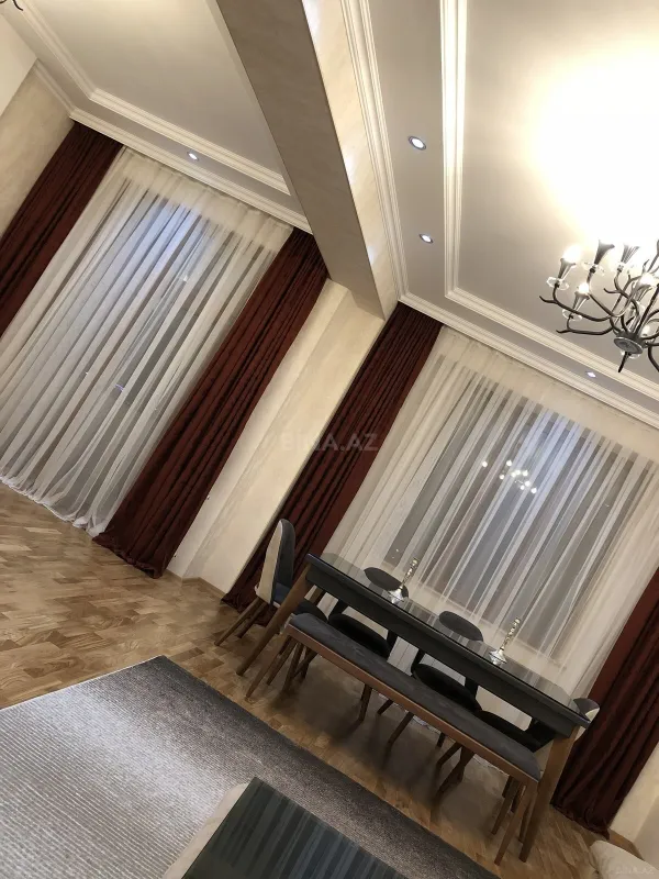 Satılır 3 otaqlı mənzil 121.4 m²