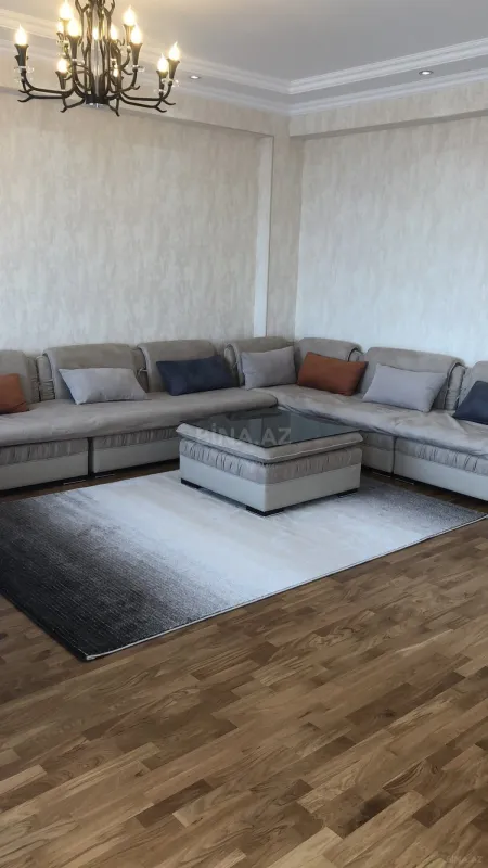 Satılır 3 otaqlı mənzil 121.4 m²