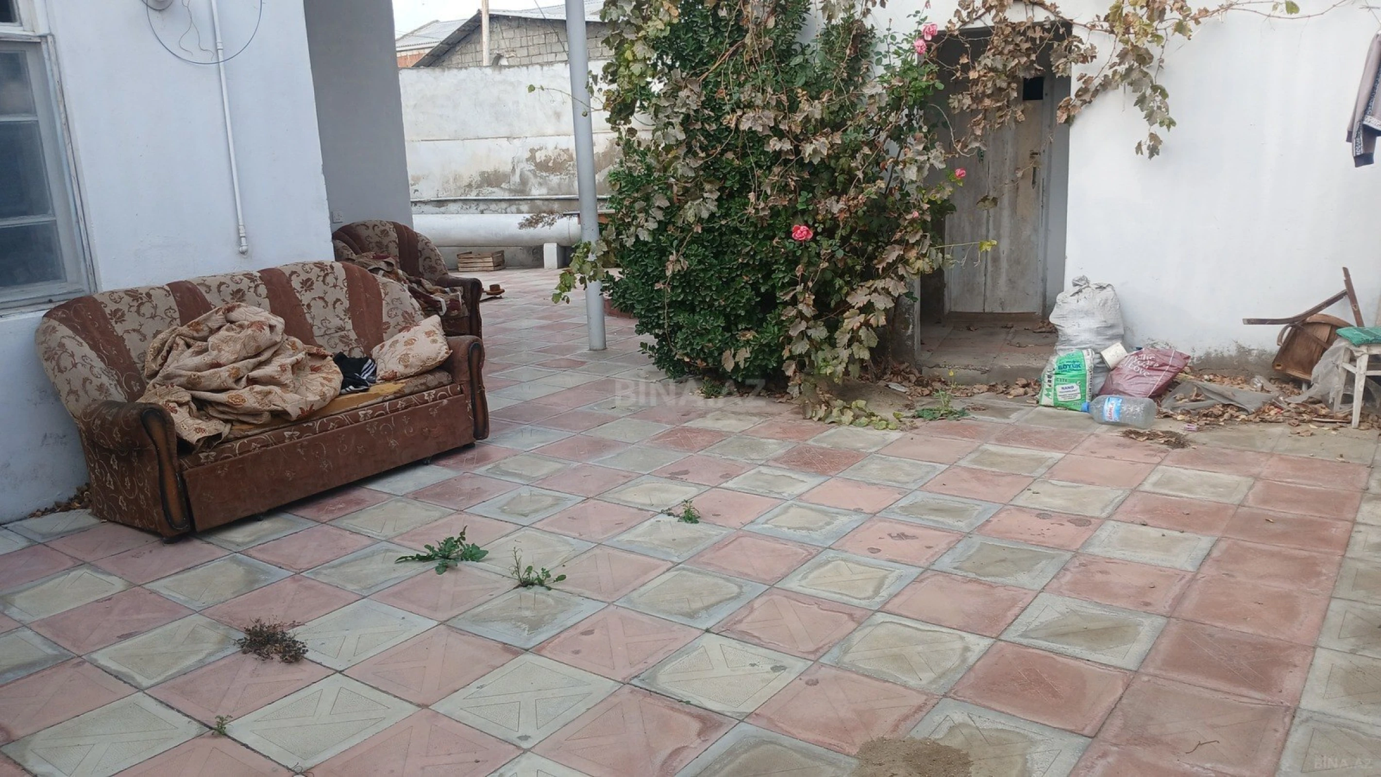 Satılır 4 otaqlı həyət evi 100 m²