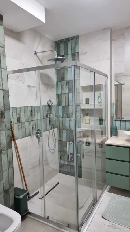 Satılır 4 otaqlı mənzil 186 m²