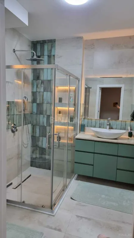 Satılır 4 otaqlı mənzil 186 m²