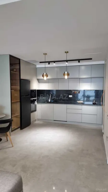 Satılır 4 otaqlı mənzil 186 m²