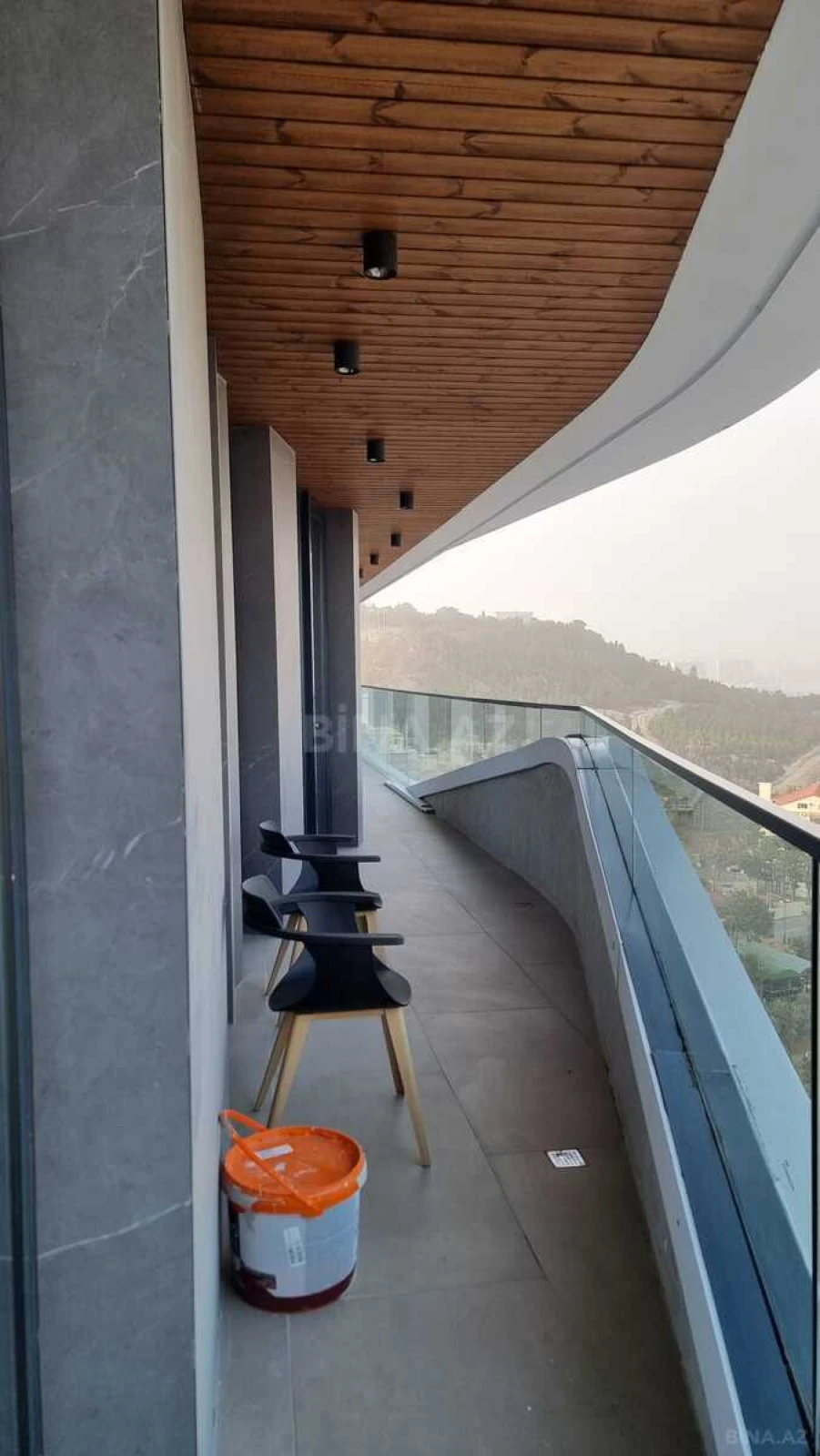 Satılır 4 otaqlı mənzil 186 m²