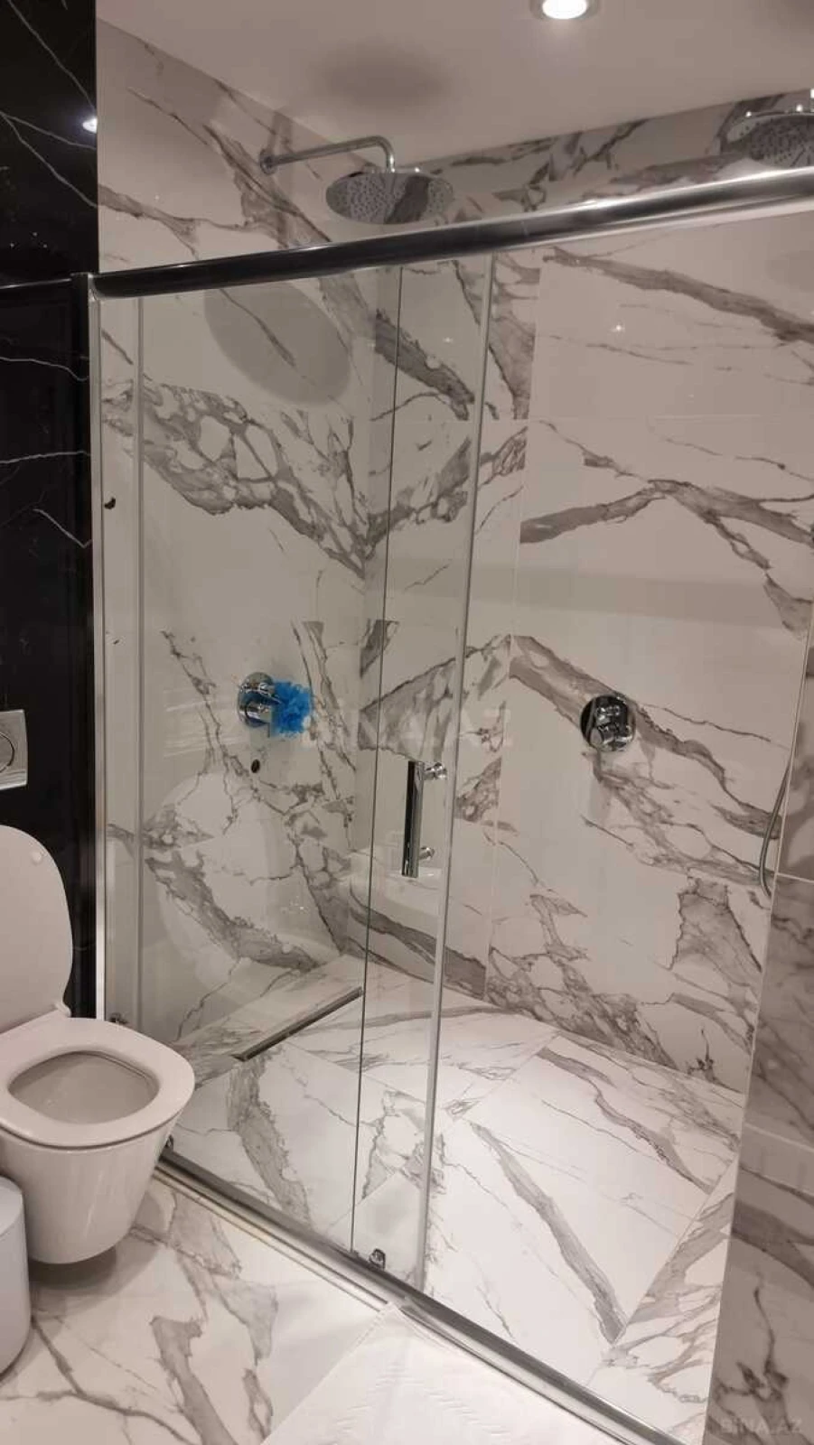Satılır 4 otaqlı mənzil 186 m²