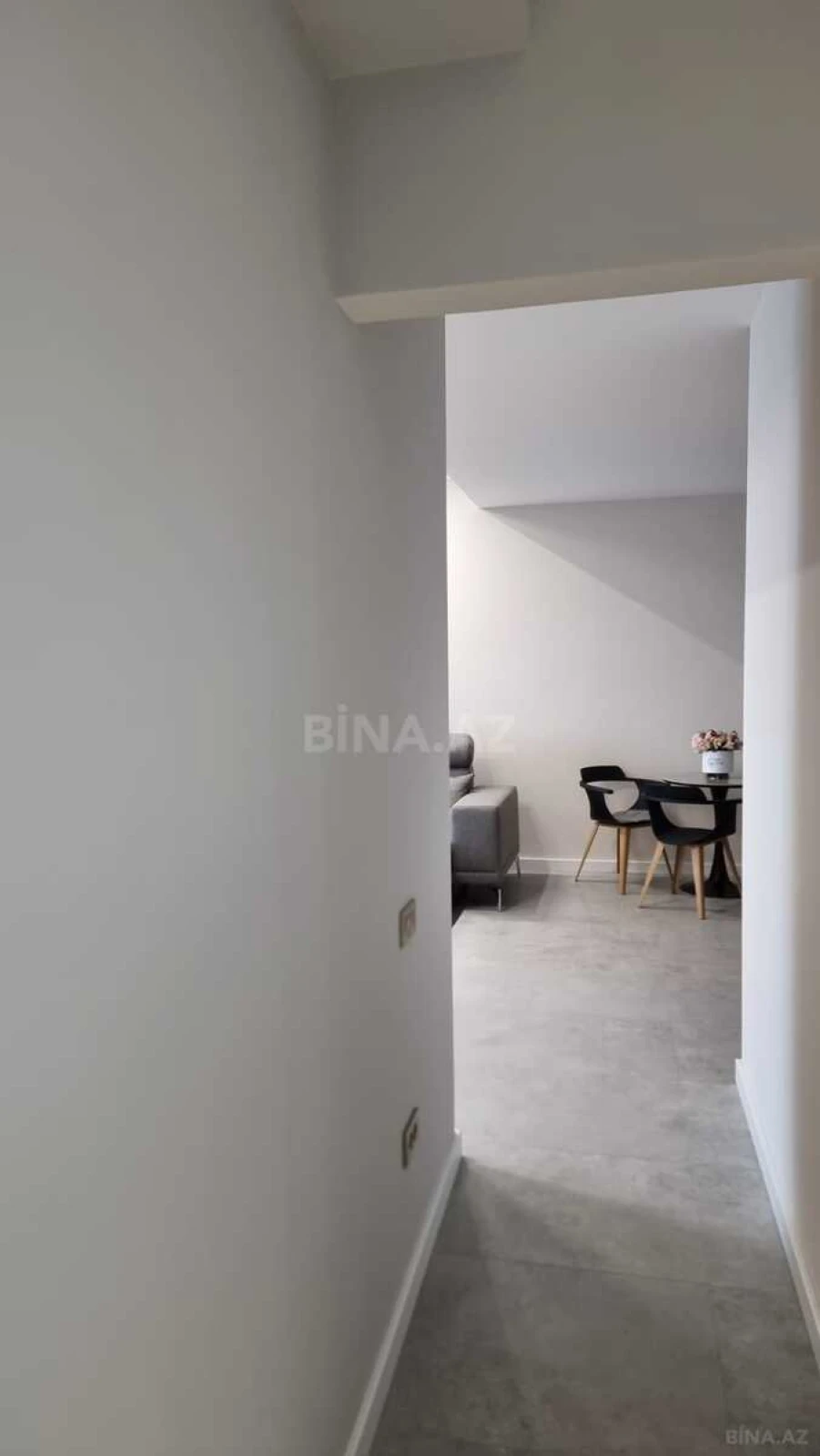 Satılır 4 otaqlı mənzil 186 m²