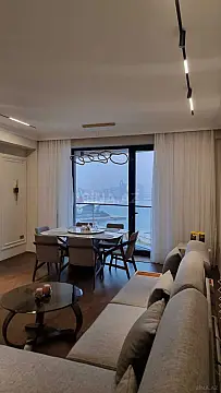 Satılır 4 otaqlı mənzil 186 m²
