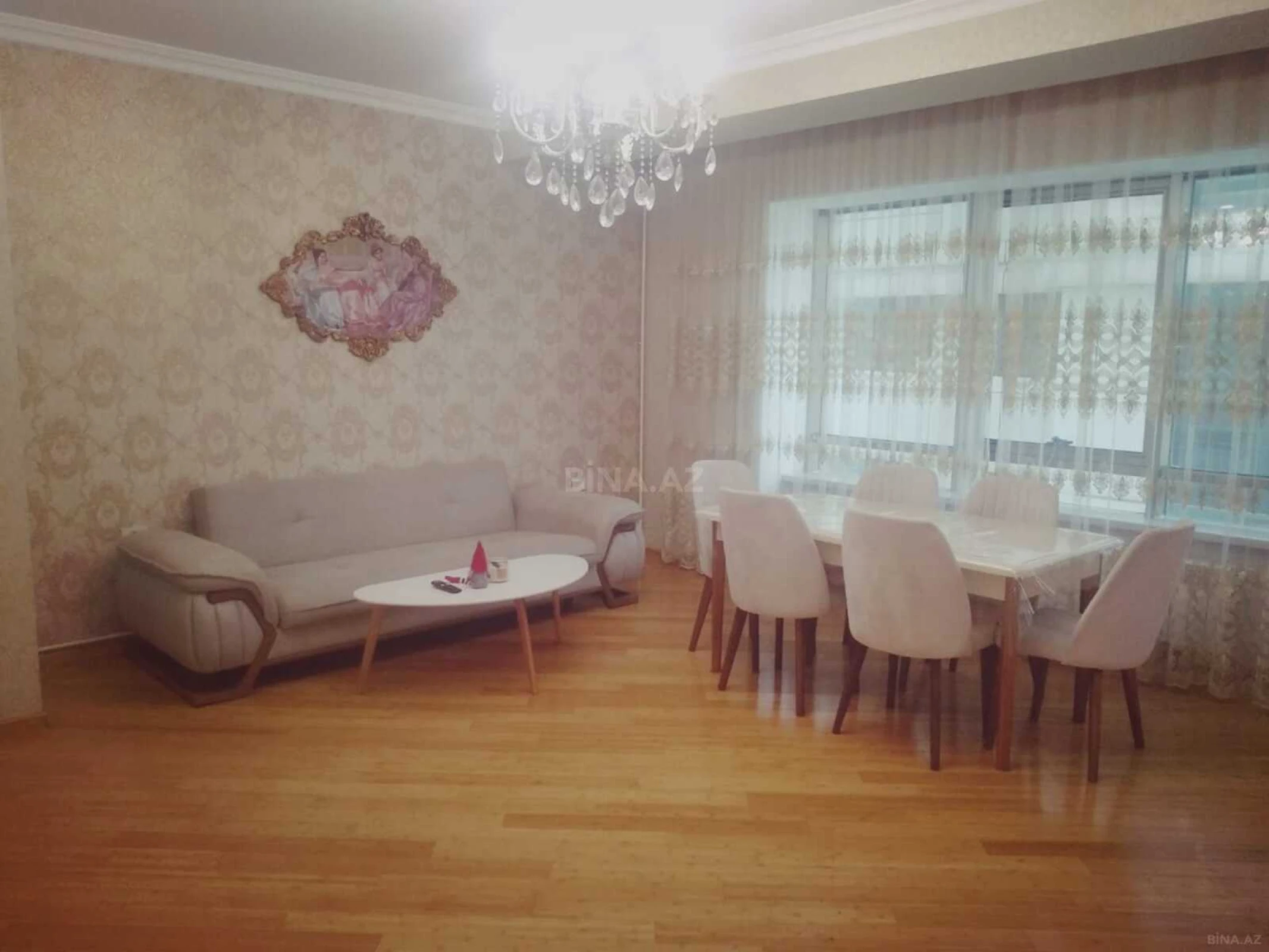 Satılır 4 otaqlı mənzil 130 m²