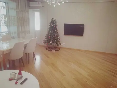 Satılır 4 otaqlı mənzil 130 m²