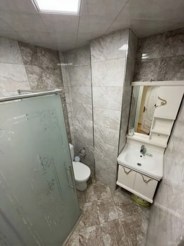 Satılır 4 otaqlı mənzil 130 m²