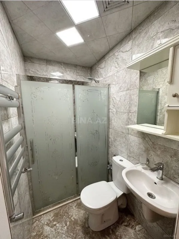 Satılır 4 otaqlı mənzil 130 m²