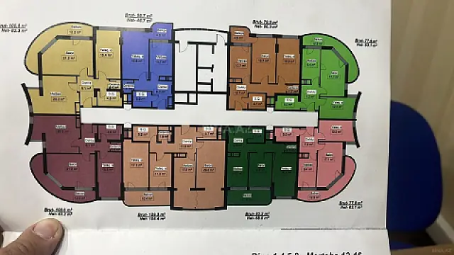 Satılır 3 otaqlı mənzil 130 m²