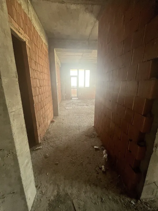 Satılır 3 otaqlı mənzil 130 m²