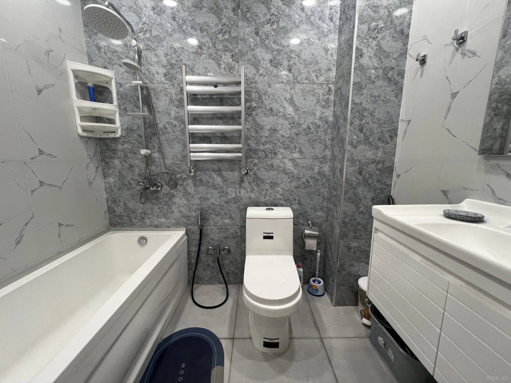 Satılır 3 otaqlı mənzil 103 m²