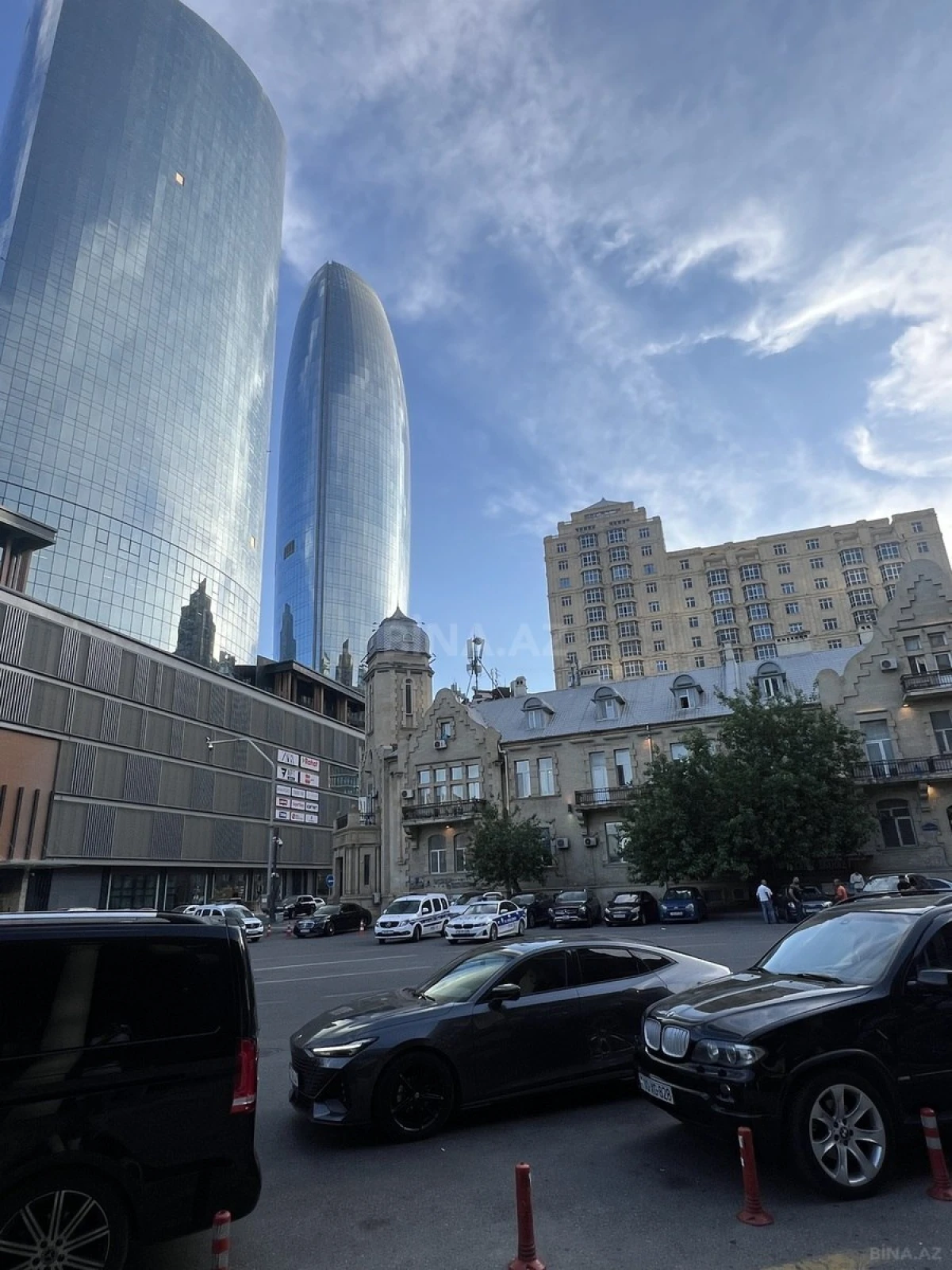 Satılır 3 otaqlı mənzil 103 m²