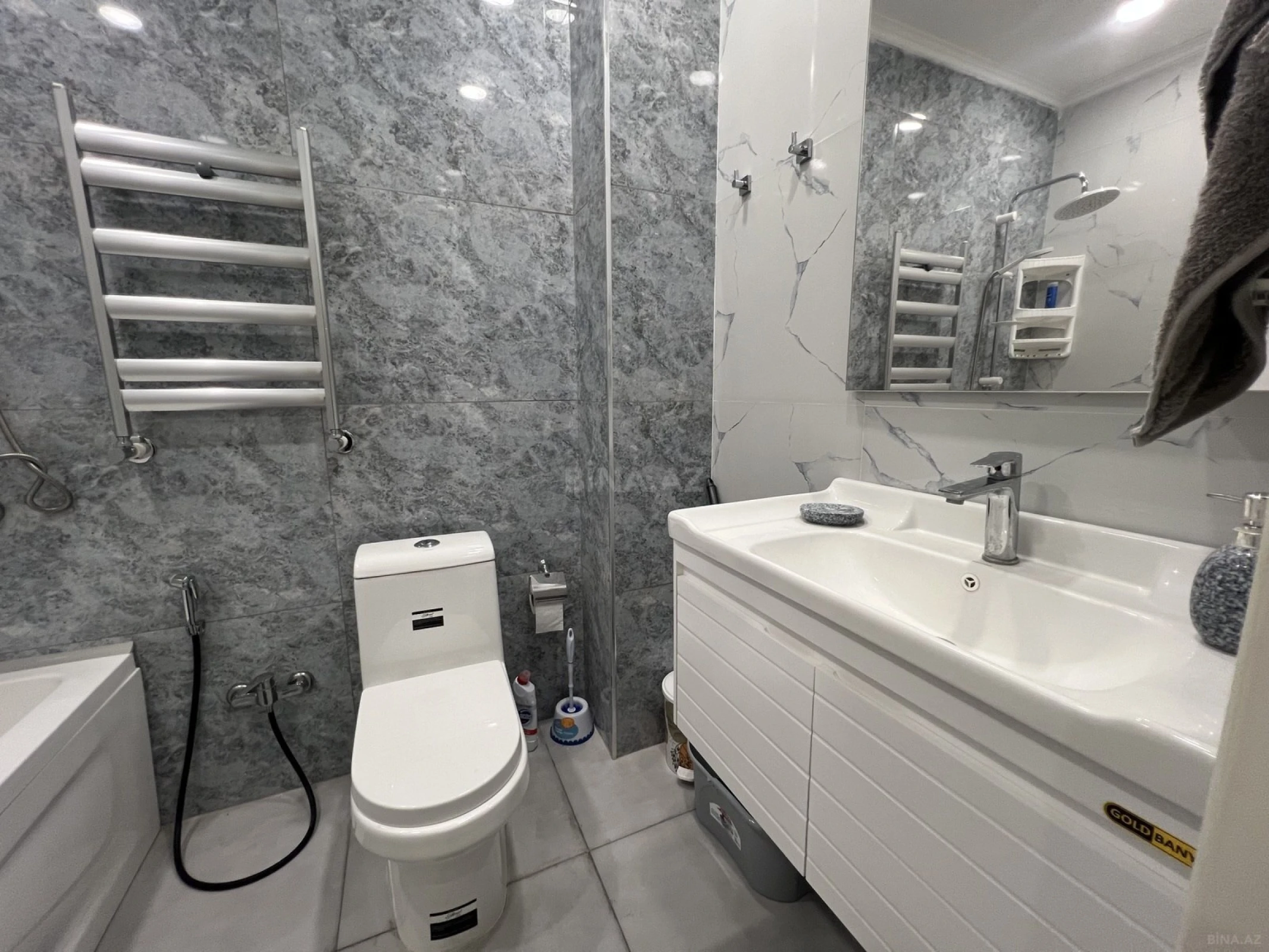 Satılır 3 otaqlı mənzil 103 m²