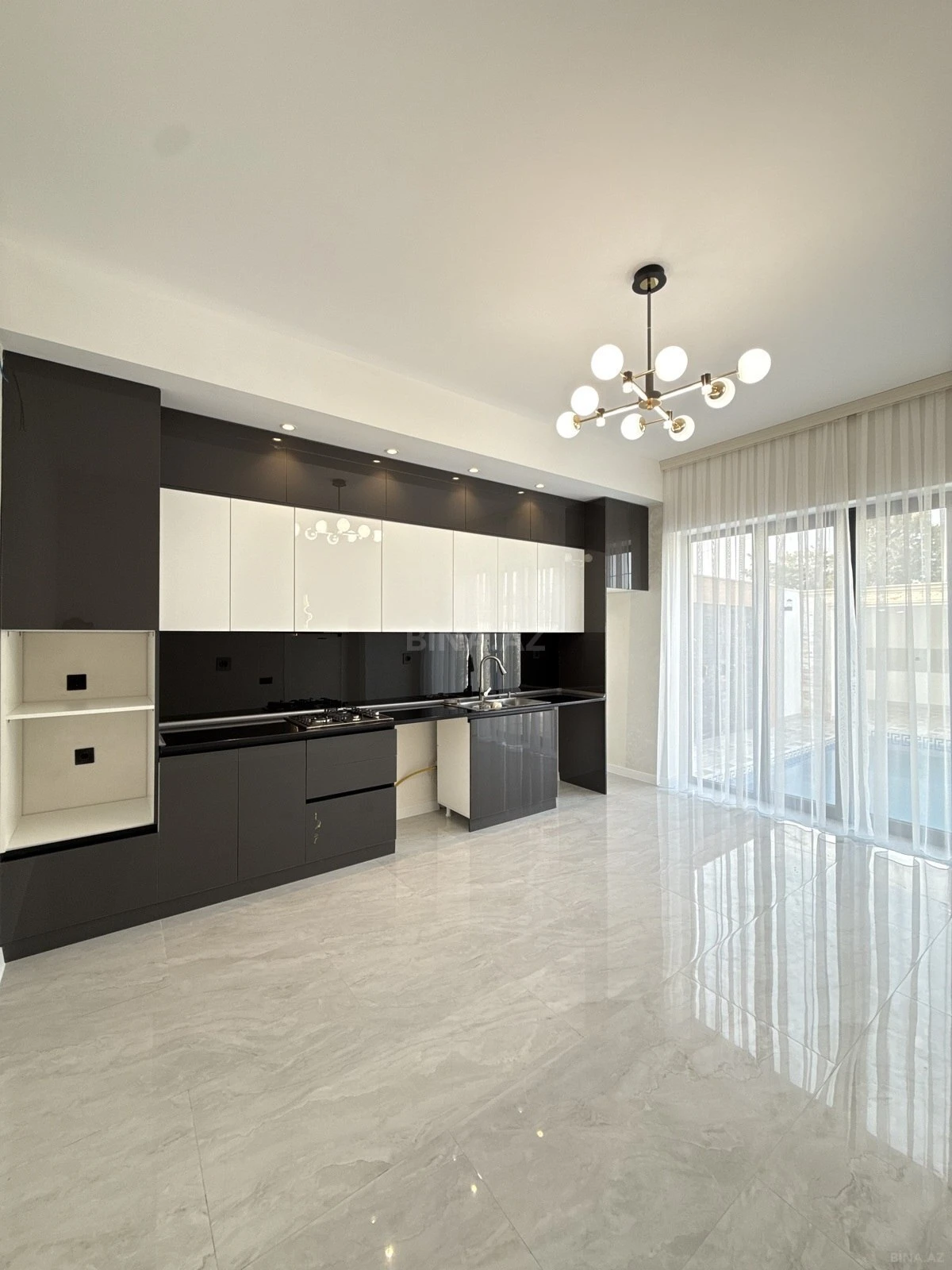 Satılır 4 otaqlı həyət evi 155 m²