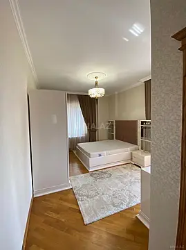 Kirayə verilir 3 otaqlı mənzil 130 m²