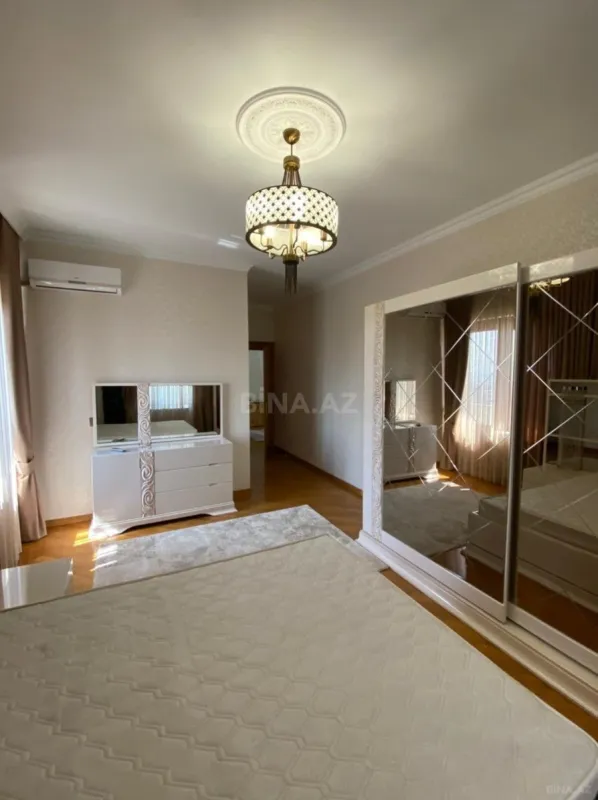 Kirayə verilir 3 otaqlı mənzil 130 m²