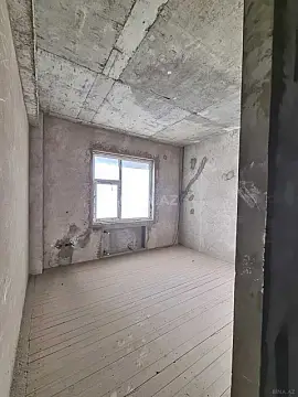 Satılır 4 otaqlı mənzil 181 m²