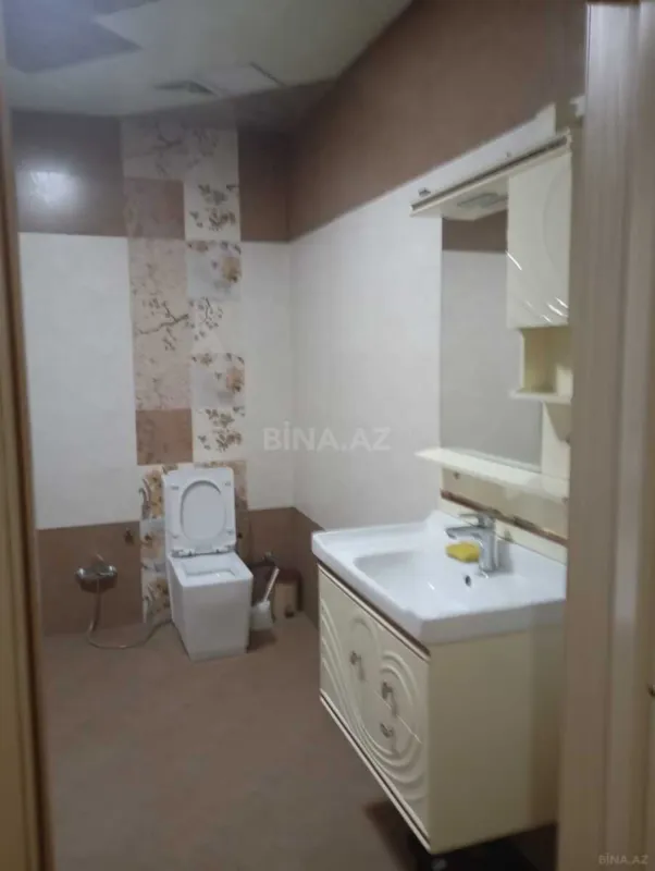 Satılır 3 otaqlı mənzil 130 m²