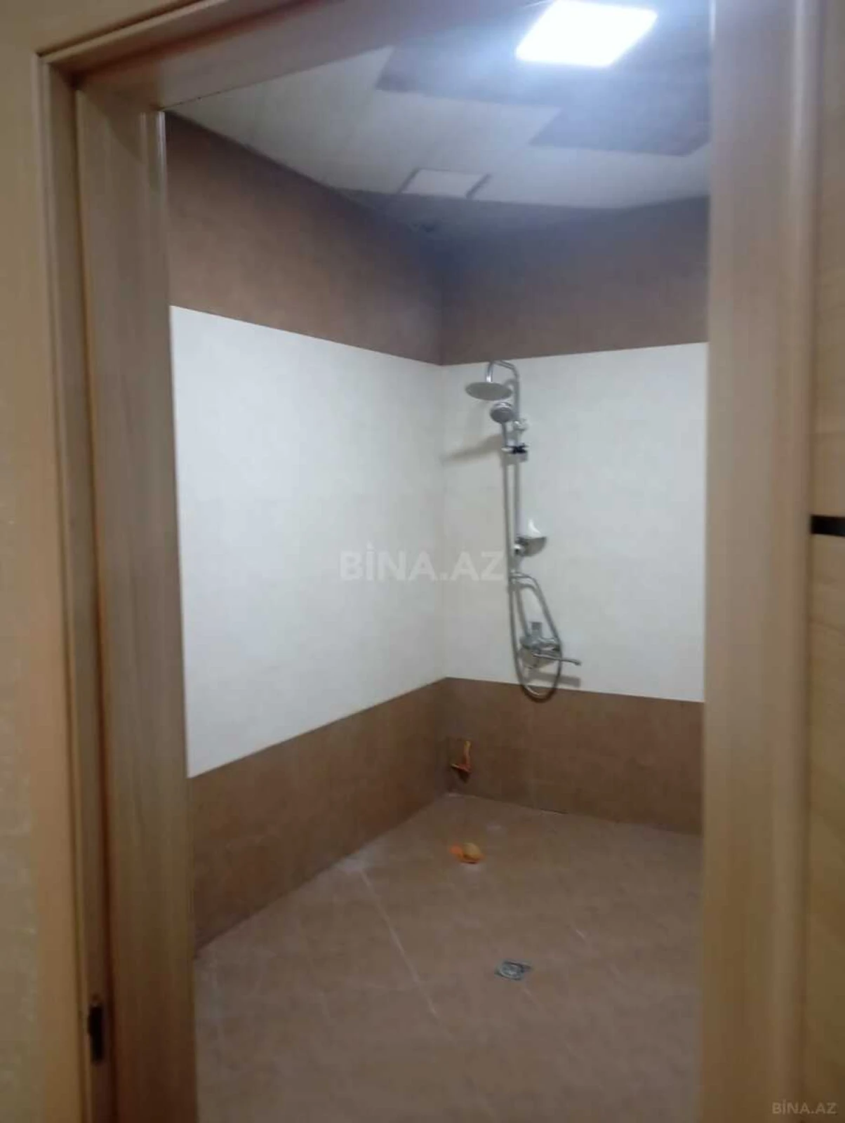 Satılır 3 otaqlı mənzil 130 m²