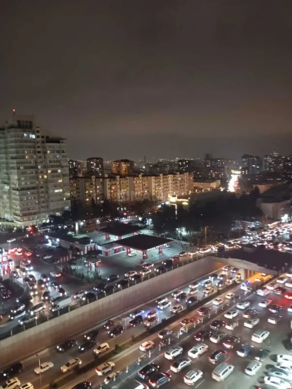 Satılır 3 otaqlı mənzil 130 m²