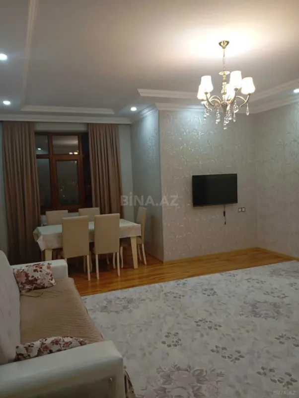 Satılır 3 otaqlı mənzil 130 m²