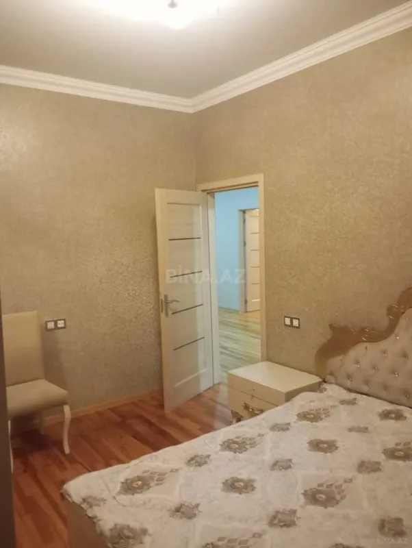 Satılır 3 otaqlı mənzil 130 m²