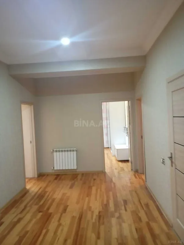 Satılır 3 otaqlı mənzil 130 m²