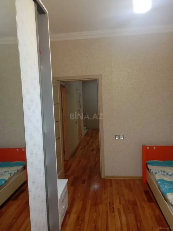 Satılır 3 otaqlı mənzil 130 m²