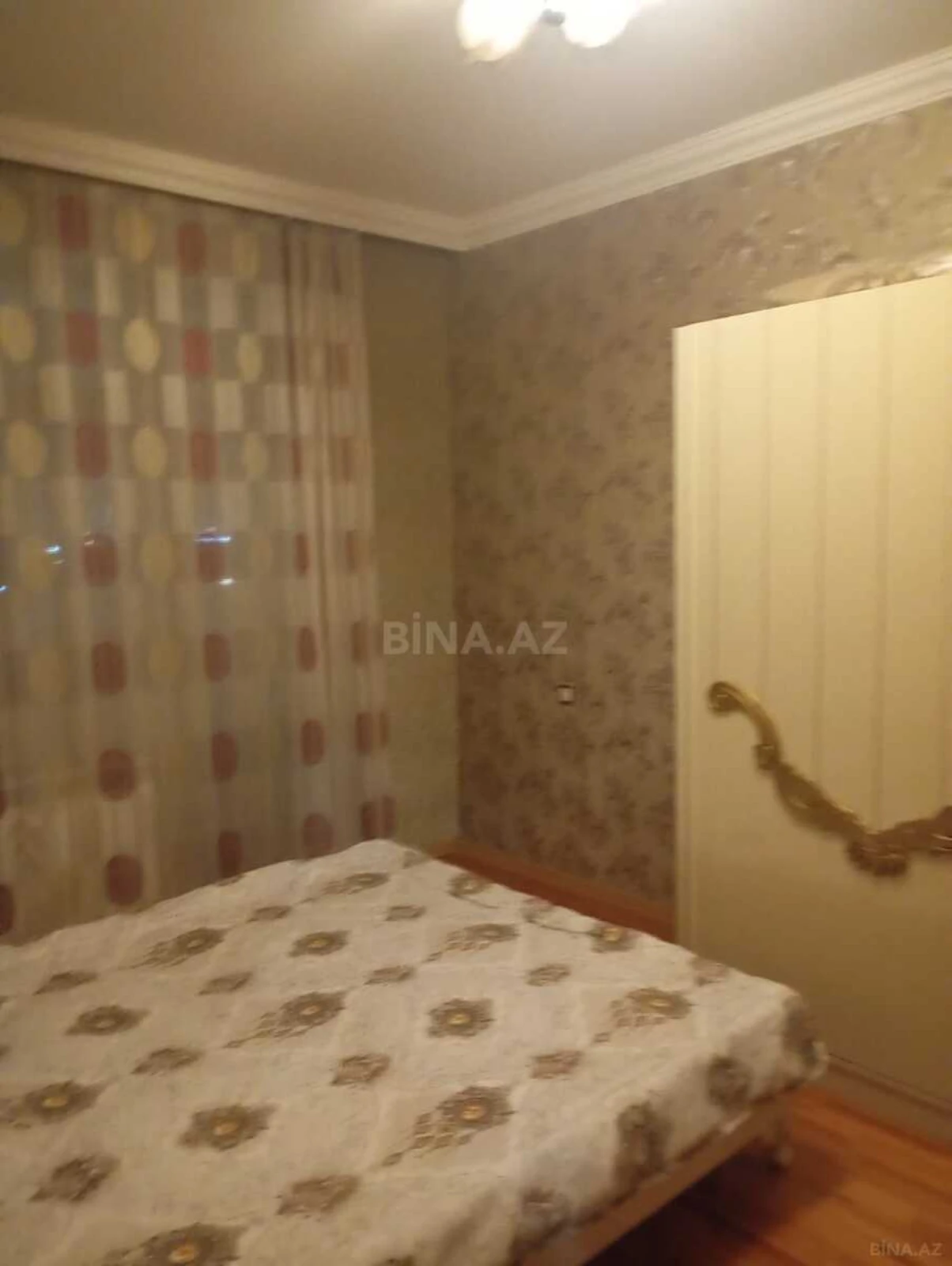 Satılır 3 otaqlı mənzil 130 m²
