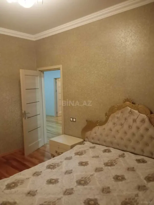 Satılır 3 otaqlı mənzil 130 m²