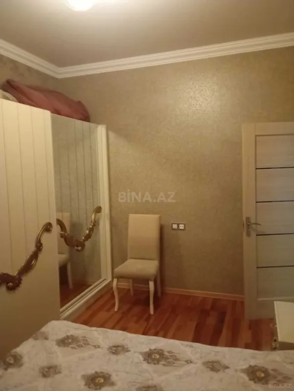 Satılır 3 otaqlı mənzil 130 m²