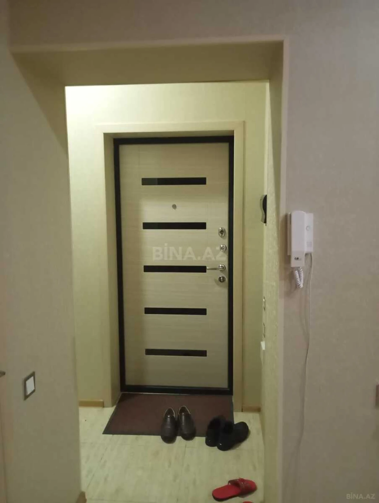 Satılır 3 otaqlı mənzil 130 m²