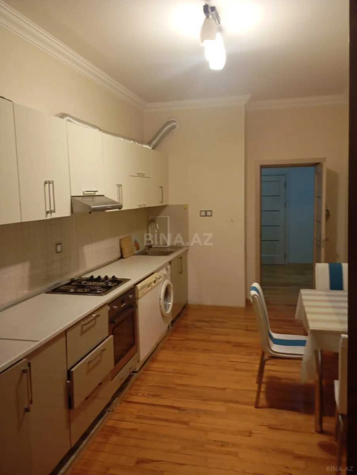 Satılır 3 otaqlı mənzil 130 m²