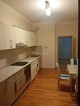 Satılır 3 otaqlı mənzil 130 m²
