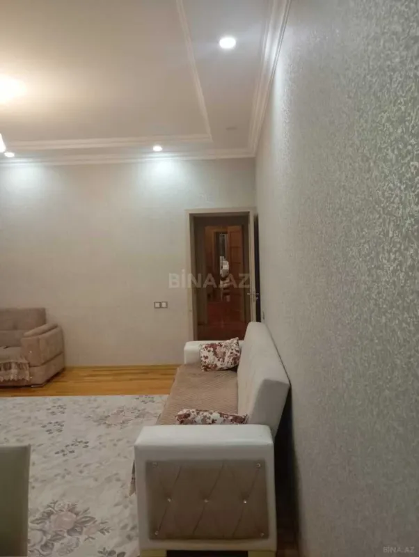 Satılır 3 otaqlı mənzil 130 m²