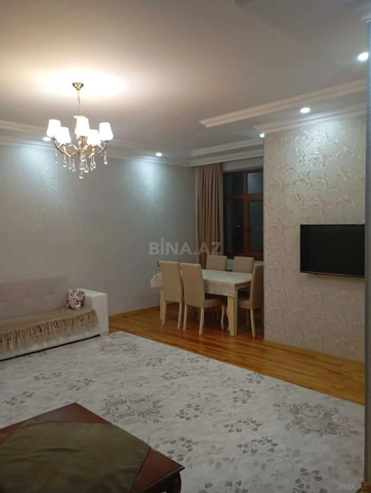 Satılır 3 otaqlı mənzil 130 m²