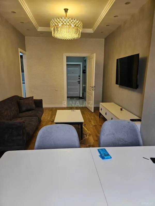 Kirayə verilir 2 otaqlı mənzil 70 m²