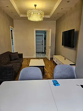 Kirayə verilir 2 otaqlı mənzil 70 m²