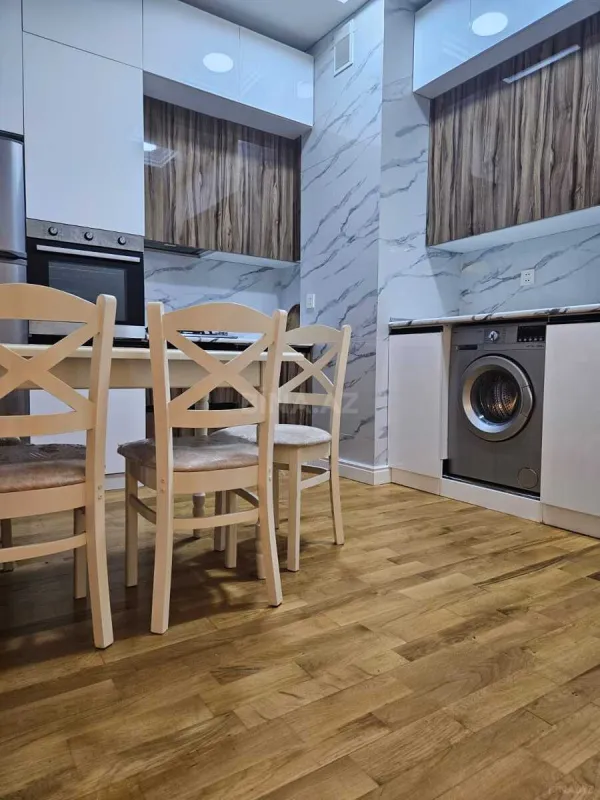 Kirayə verilir 2 otaqlı mənzil 70 m²