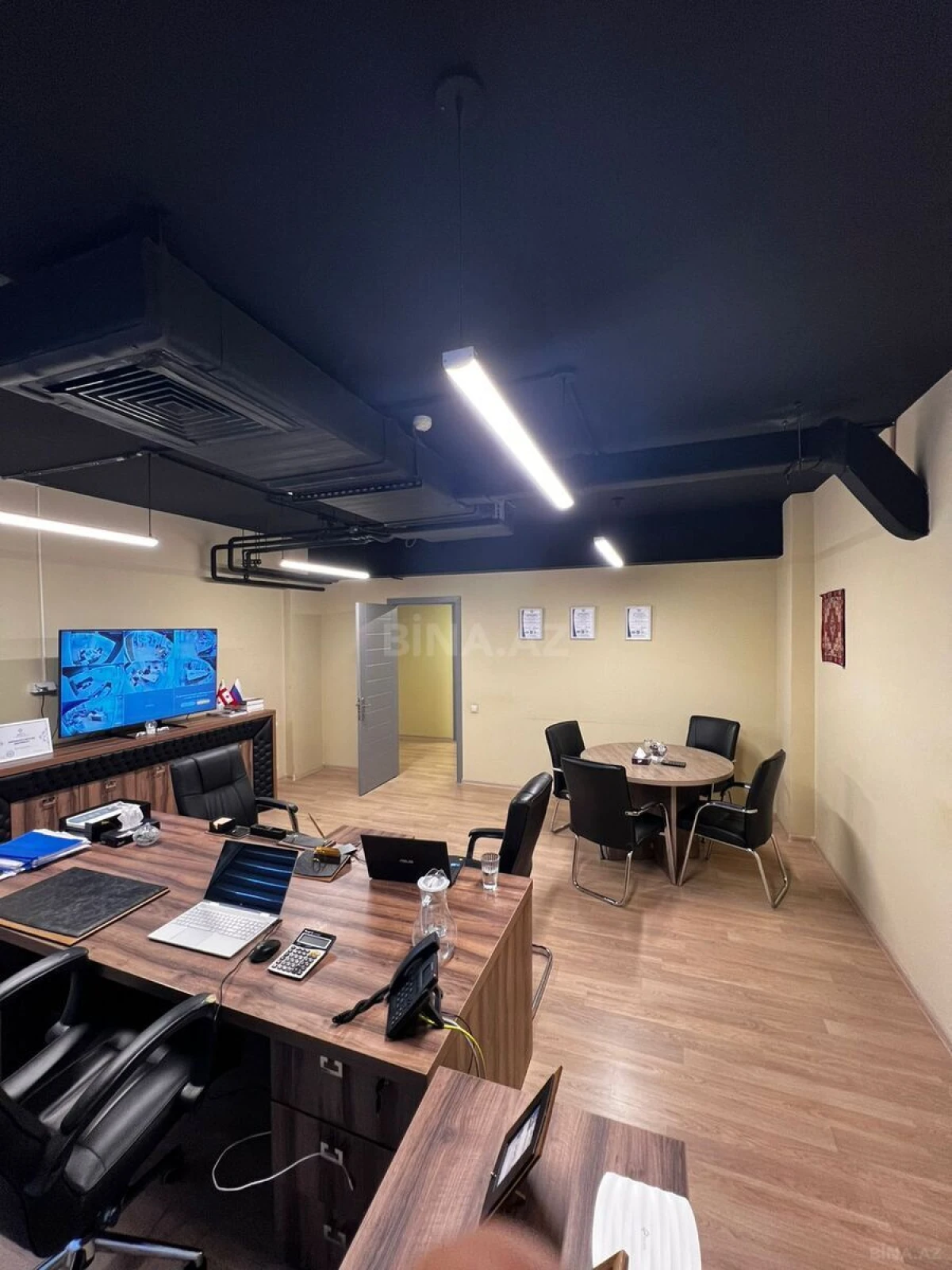 Kirayə verilir 3 otaqlı ofis 117 m²