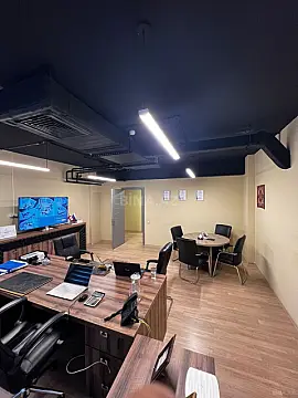 Kirayə verilir 3 otaqlı ofis 117 m²