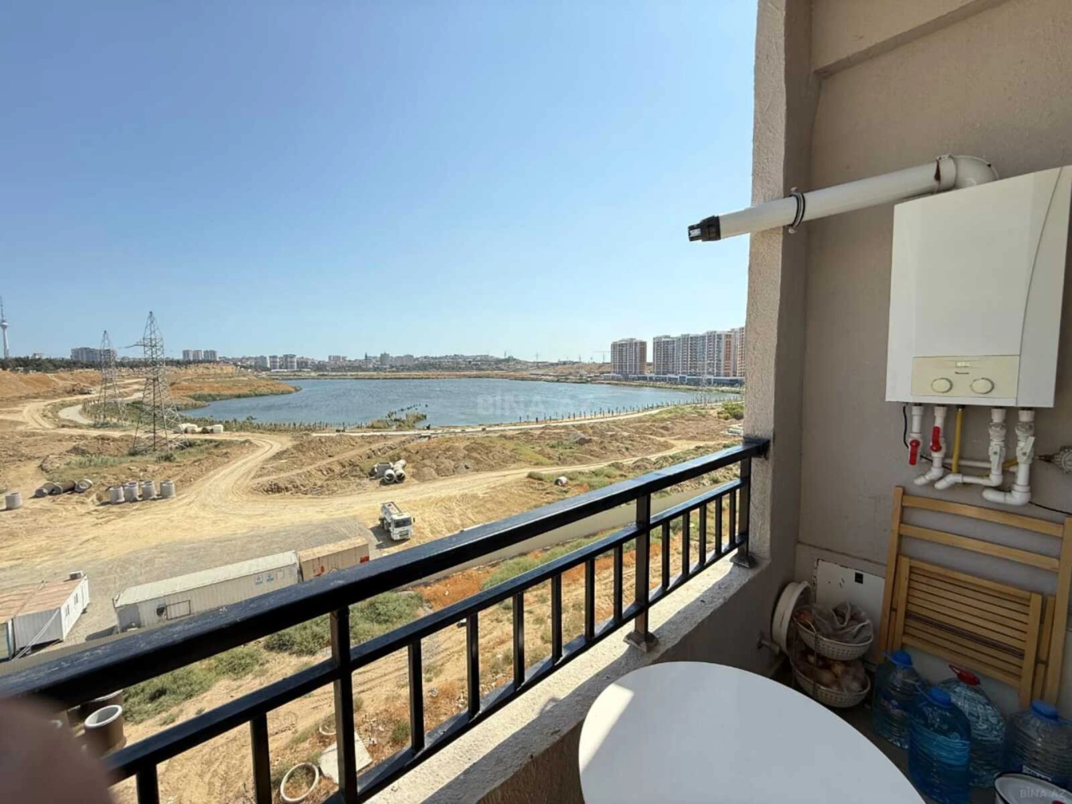 Satılır 4 otaqlı mənzil 130 m²